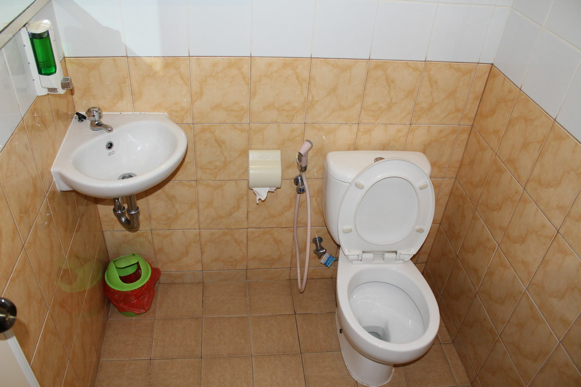 Kantos Guest House Джакарта Экстерьер фото